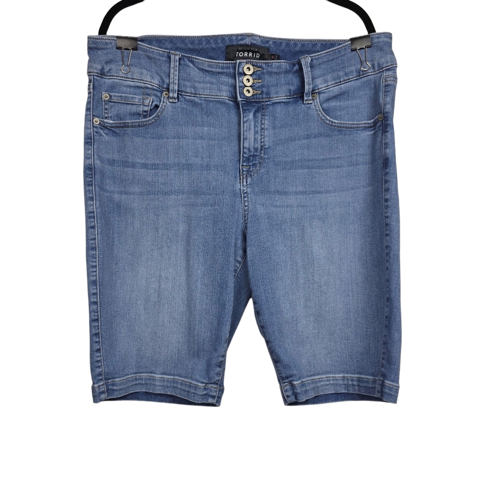Torrid Womens Blue Denim Shorts Size 18
